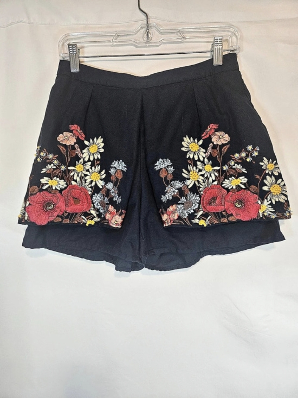 elevenses Floral Embroidered Shorts in Navy Size Small Cottagecore Bohemian